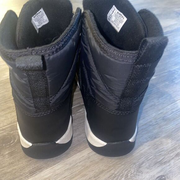 SOREL  Whitney Short Lace Boots Black Size 2 Faux Fur Lining Waterproof - Picture 6 of 7